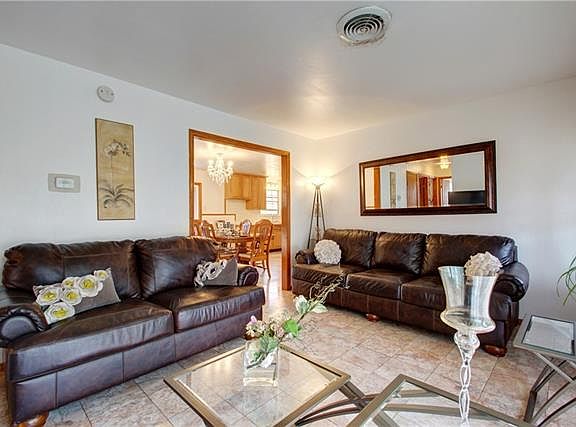 4th image of 5315 Peacedale Ln