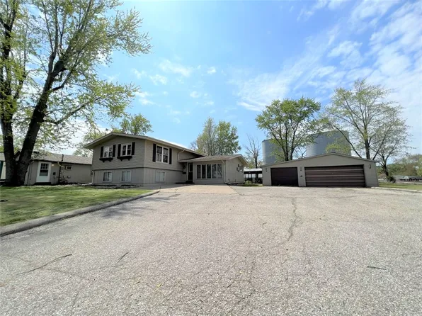 406 S Taylor St, Oblong, IL 62449