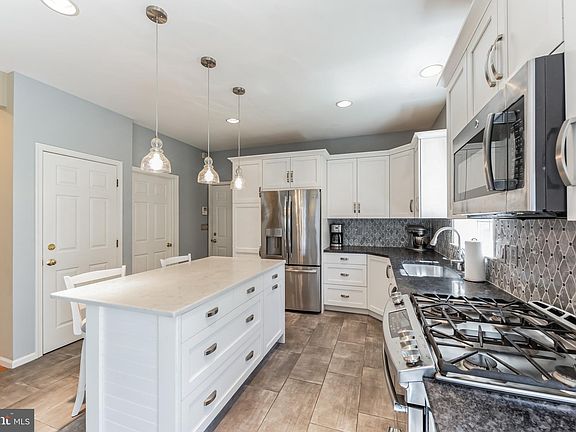 2nd image of 3809 Jewell Ave