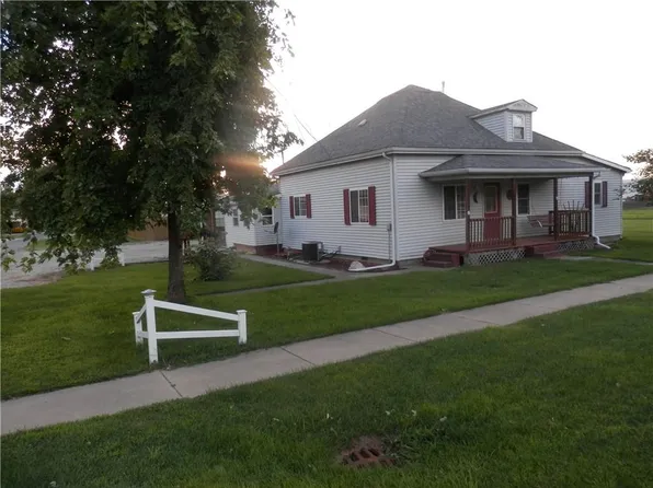 102 S Main St, Henning, IL 61848