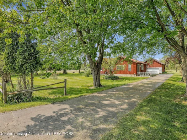 8180 W Herbison Rd, Eagle, MI 48822
