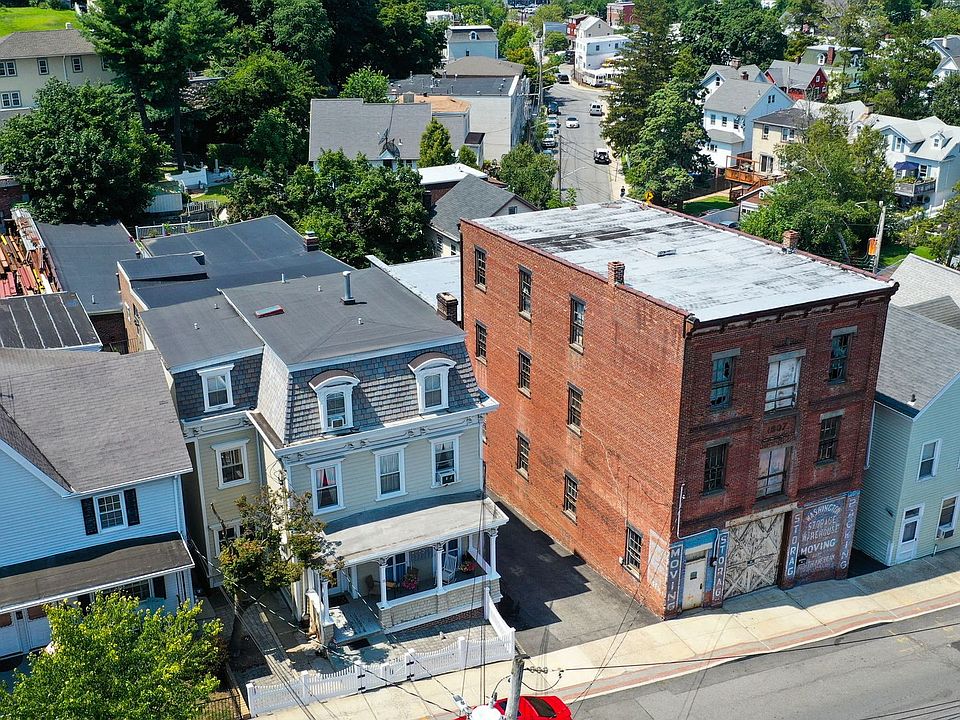 1st image of 15 N Washington St APT 1