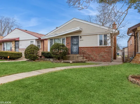 12809 S May St, Calumet Park, IL 60827