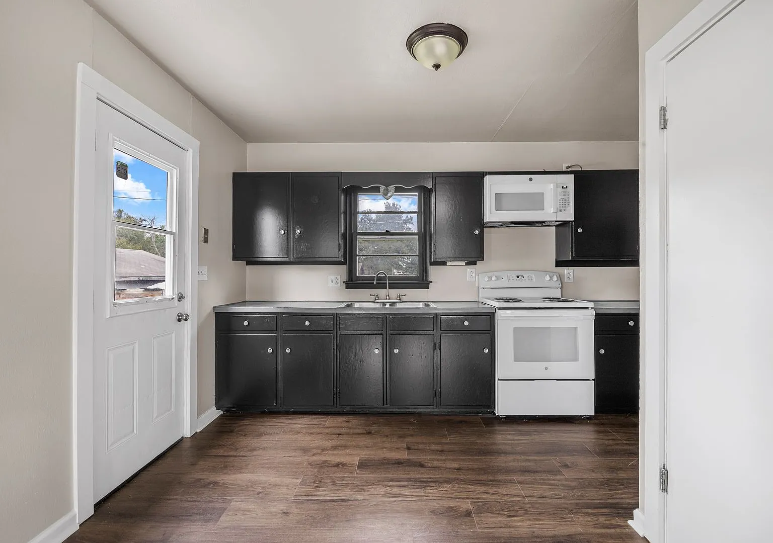 3 Bedroom 1 Bath Home for Rent in Perry — Photo 4