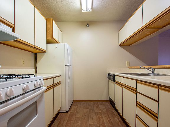 3rd image of 7110-7122 Jones Cir #7110-9