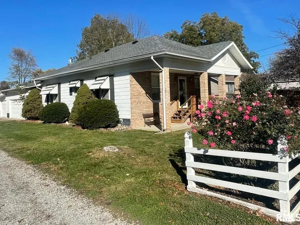 409 McFall St, Benton, IL 62812