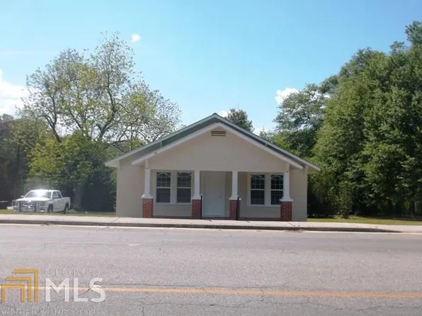 102 N River St, Claxton, GA 30417