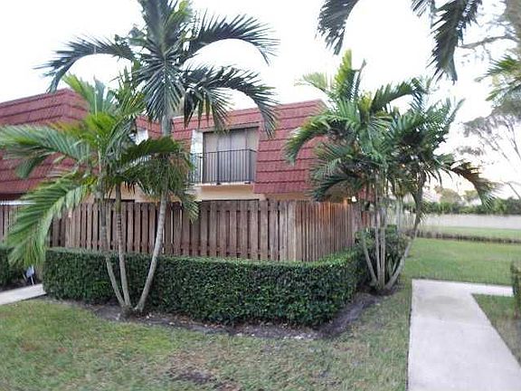 2nd image of 757 NW 99th Cir