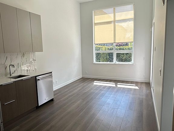 3rd image of 645 Como Lake Ave #109