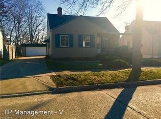16906 Holly Hill Dr, Cleveland, OH