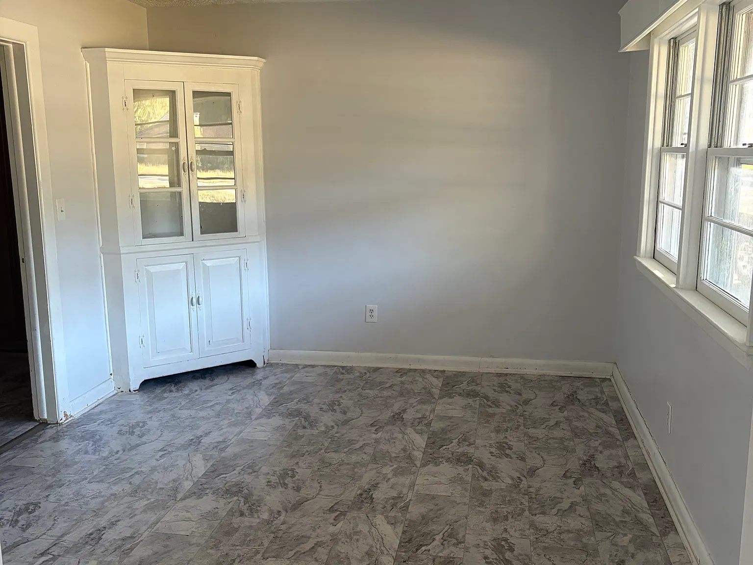 3 bed, 1.5 bath, 1100 sqft, $1,600 — Photo 3