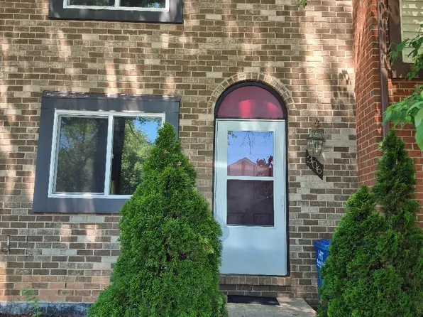 306 Giles Pl, Sterling, VA 20164
