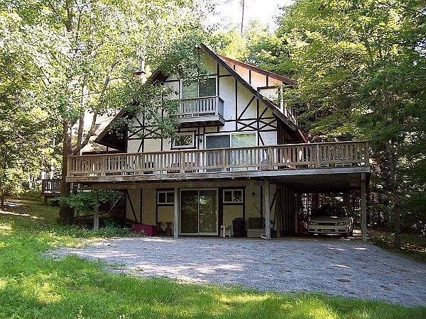 1st image of 9 Fox Hollow Dr