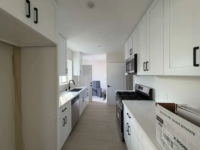 10633 Laurel Canyon Blvd #1 — Photo 9