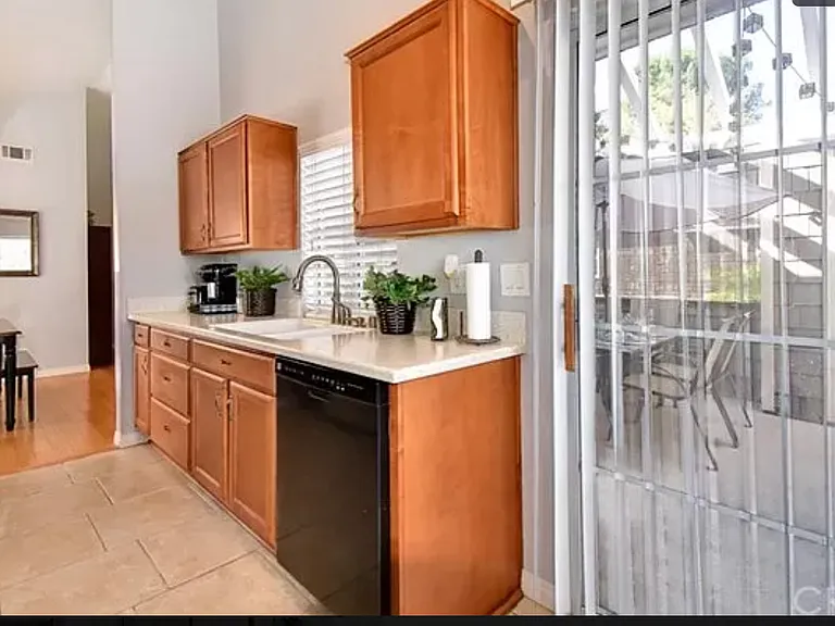 12555 Euclid St #30 — Photo 13
