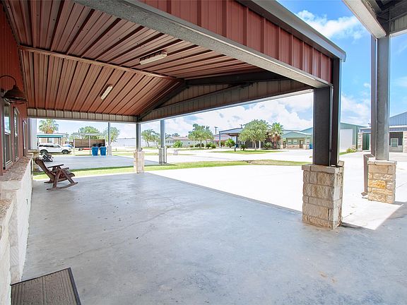 3rd image of 64 Coastal Oaks Loop
