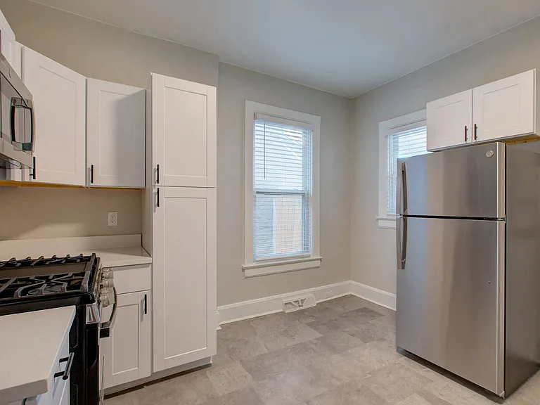 227 N Pearl St — Photo 8