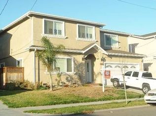 9925 Bernhardt Dr, Oakland, CA 94603