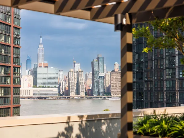 65 Dupont Street image 21 of 35