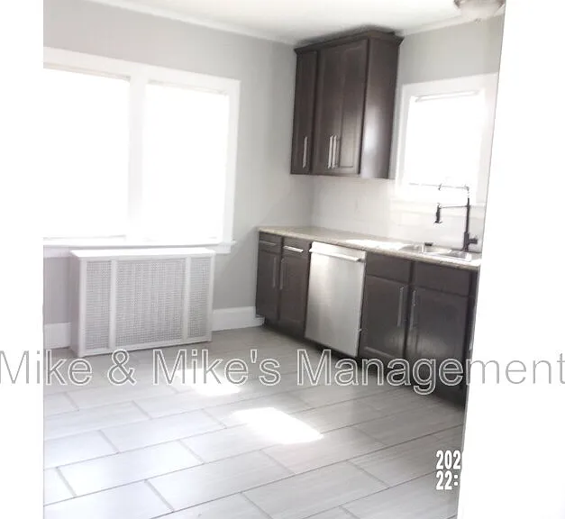 6424 W Chambers St — Photo 22
