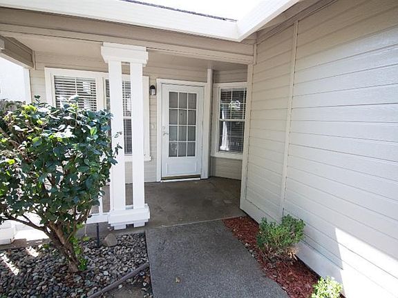 3rd image of 1410 Cobblestone Dr