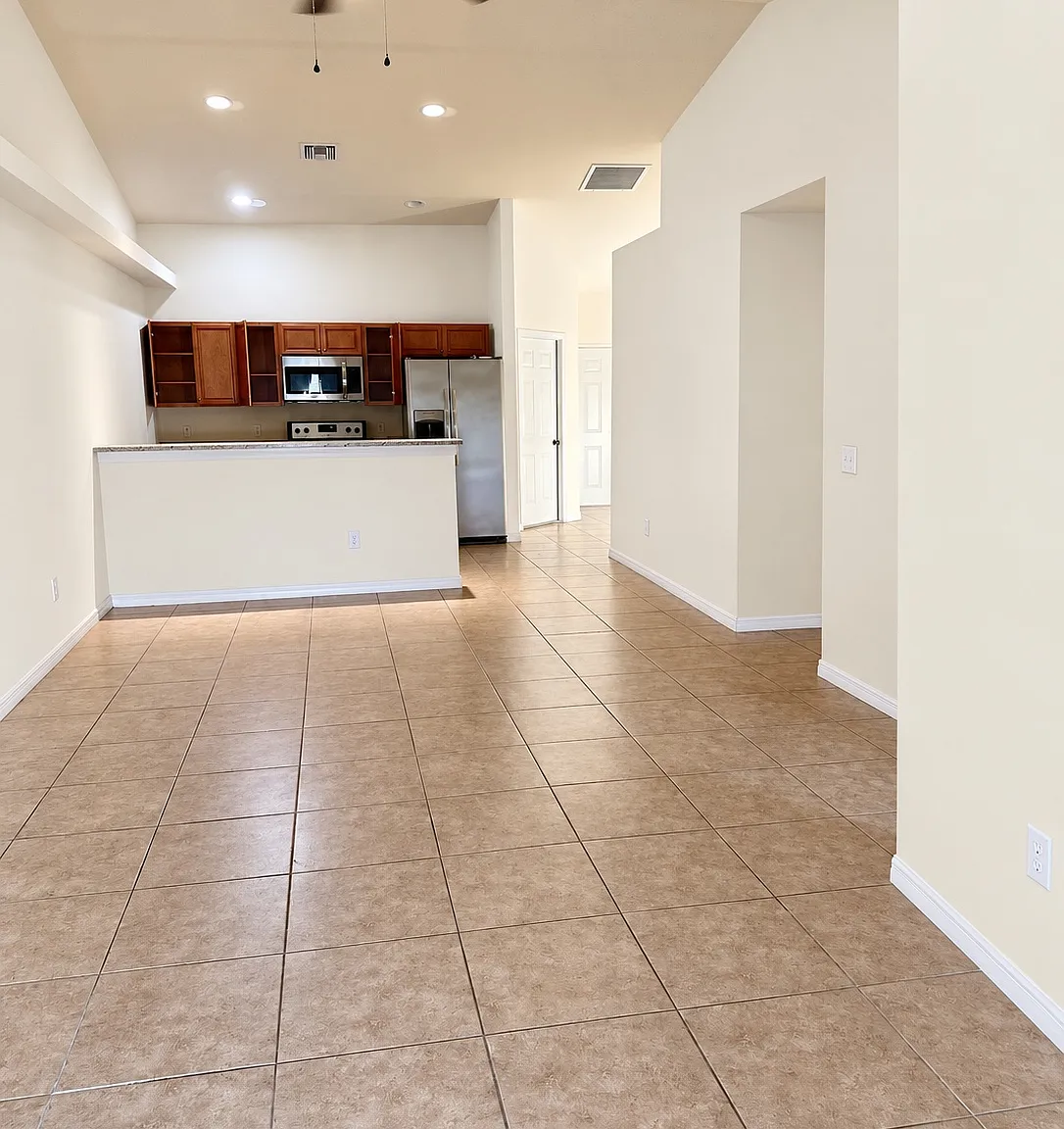 4427 SW 9th Ave — Photo 1