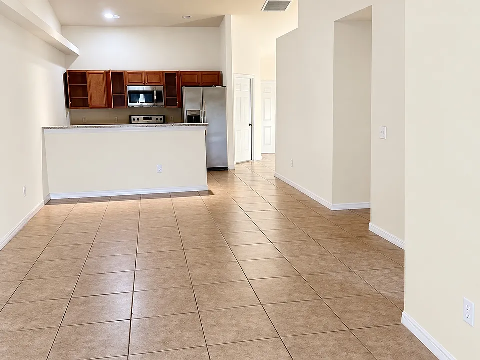4427 SW 9th Ave