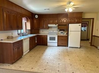 237 Cut Rd, Kinzers, PA 17535