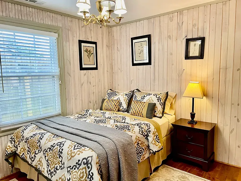 Queen Bedroom #2