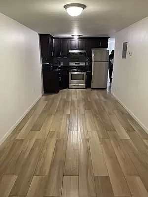 4th image of 11-27 47th Ave #Ll
