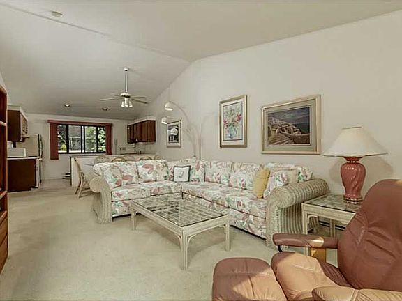 5th image of 30 Sweet Meadows Ct Unit 10