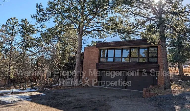 15 Upland Rd — Photo 4