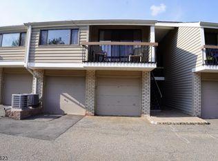 10 The Cres #2408, Clinton, NJ 08809