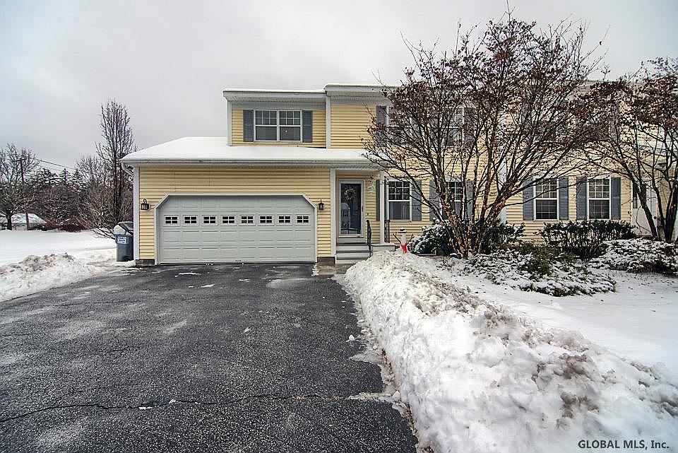 1st image of 2 Old Chatham Ct