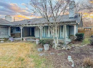 122 Ridgemont Rd, Johnson City, TN 37601