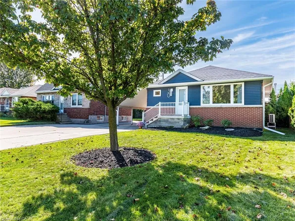 30 Alderney Ave, Hamilton, ON L9A 2A5