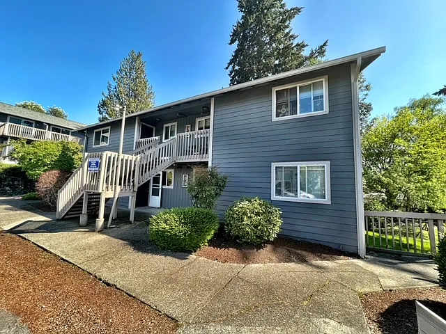 2001 Magnuson Way #16