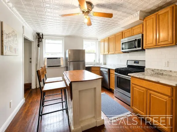 509 Hicks Street image 1 of 13