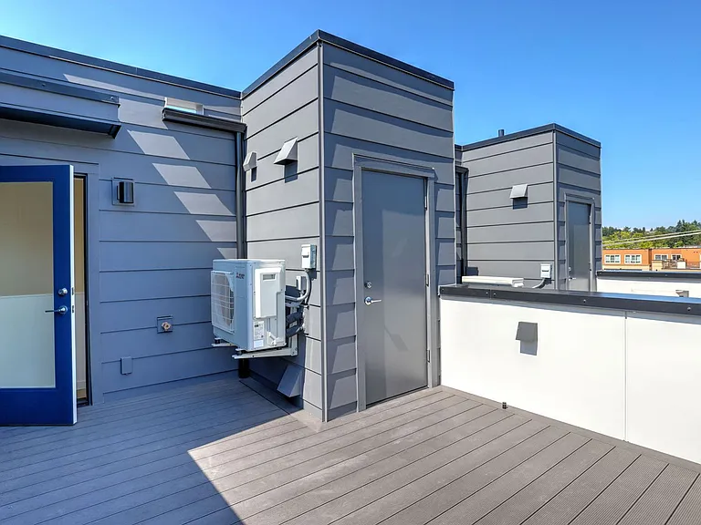 2826 S Walden St — Photo 15