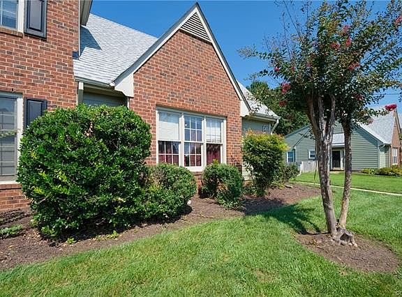 3rd image of 7830 Camolin Ct