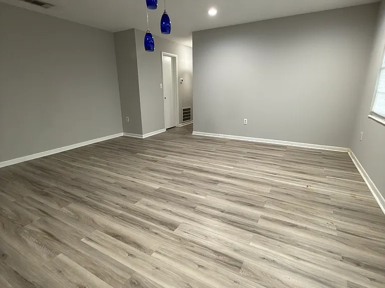 715 53rd Avenue Dr W — Photo 5