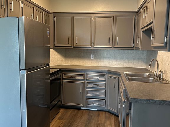 5th image of 2367 S White Oak Dr