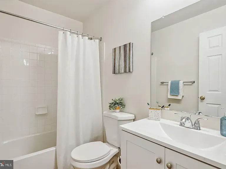 12407 Carters Grove Pl — Photo 18