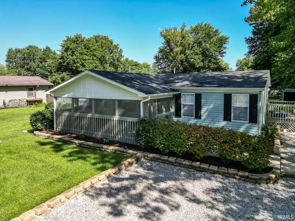 5822 S Shore Dr, Unionville, IN 47468