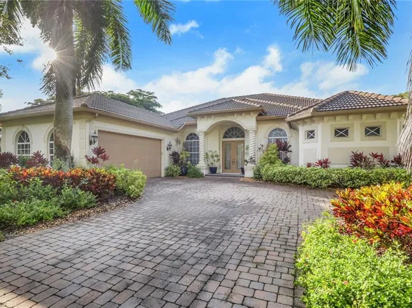 7874 Players St, Naples, FL 34113