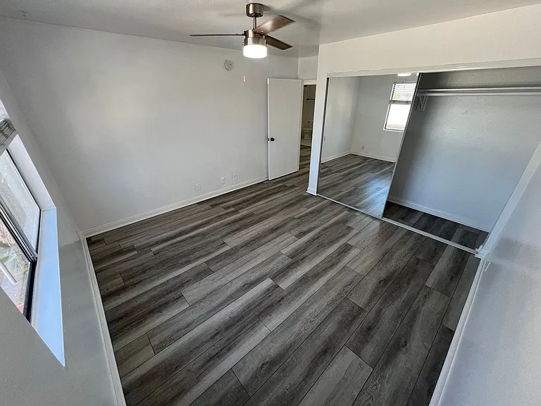 Villa Regency Apartments — Photo 63