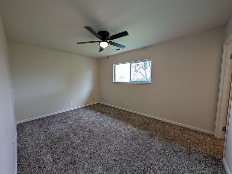 1992 Scenic Cir — Photo 13