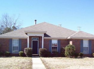 14 S Springfield Dr, Millbrook, AL 36054