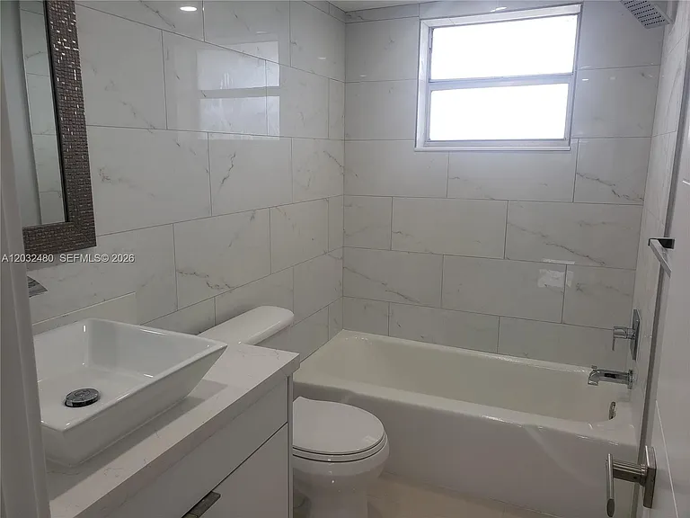 4700 Washington St #404 — Photo 10