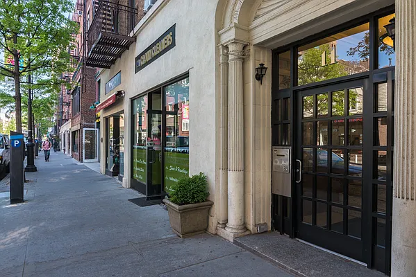 Rented by Sky Management | media 37